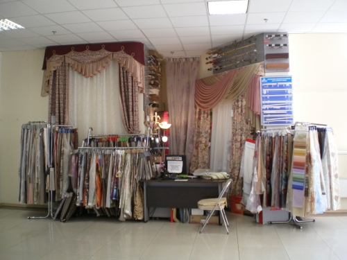 Магазин штор и тканей на улице Варшавской в ТК Мебельный континент в Петербурге